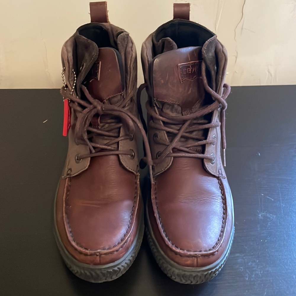 Levi boots